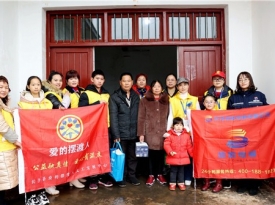 長沙順新電梯有限公司與公益組織“長沙縣愛的擺渡人義工發(fā)展中心”看望失獨(dú)老人，一起陪過小年夜2