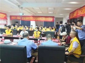 長沙順新電梯有限公司與公益組織“長沙縣愛的擺渡人義工發(fā)展中心”看望失獨(dú)老人，一起陪過小年夜2